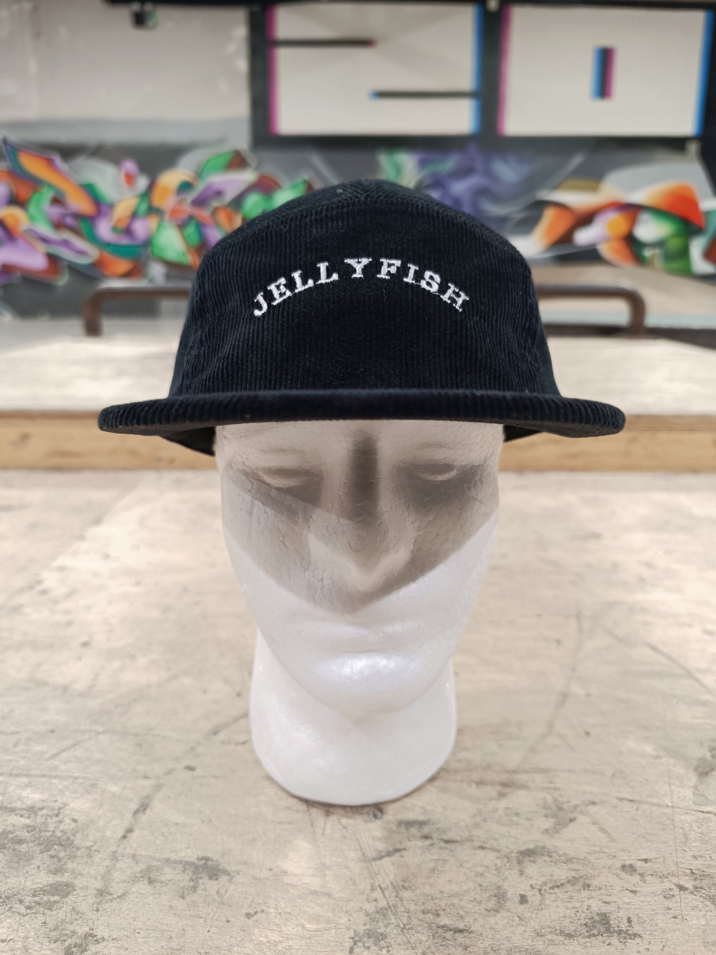JELLYFISH corduroy 5 panel cap black/beige